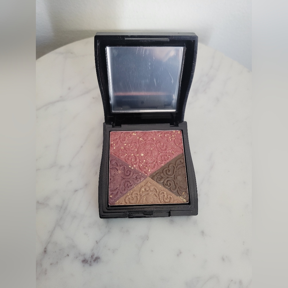 Mary Kay Stunning Filgree Eye & Cheek Powder with Compact BRAND NEW